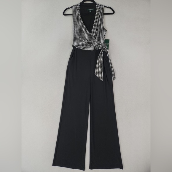 Lauren - Picture 6 of 7